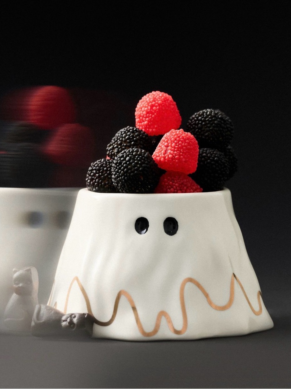 ANTHROPOLOGIE THE MUD FAIRY STONEWARE 24K GOLD ACCENT GHOST NUT BOWL